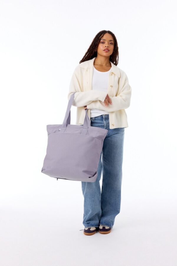 Resale The Utility Tote in Lavender - Image 4