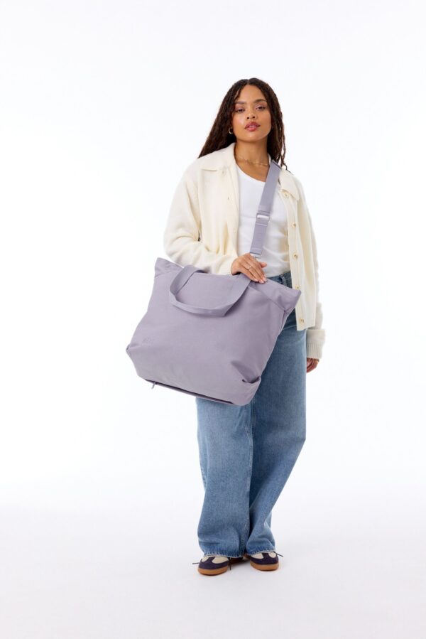 Resale The Utility Tote in Lavender - Image 5
