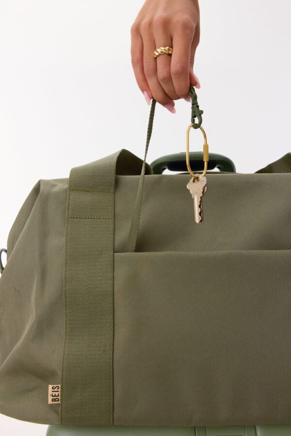 Resale The BÉISics Duffle in Olive - Image 4