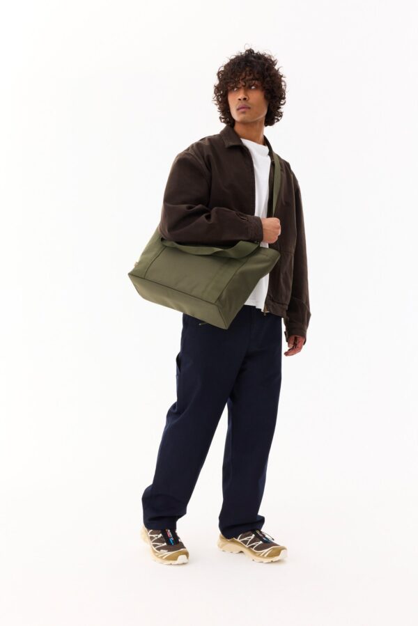 The BÉISics Tote in Olive - Image 5