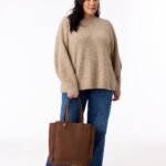 Resale The Commuter Tote in Maple