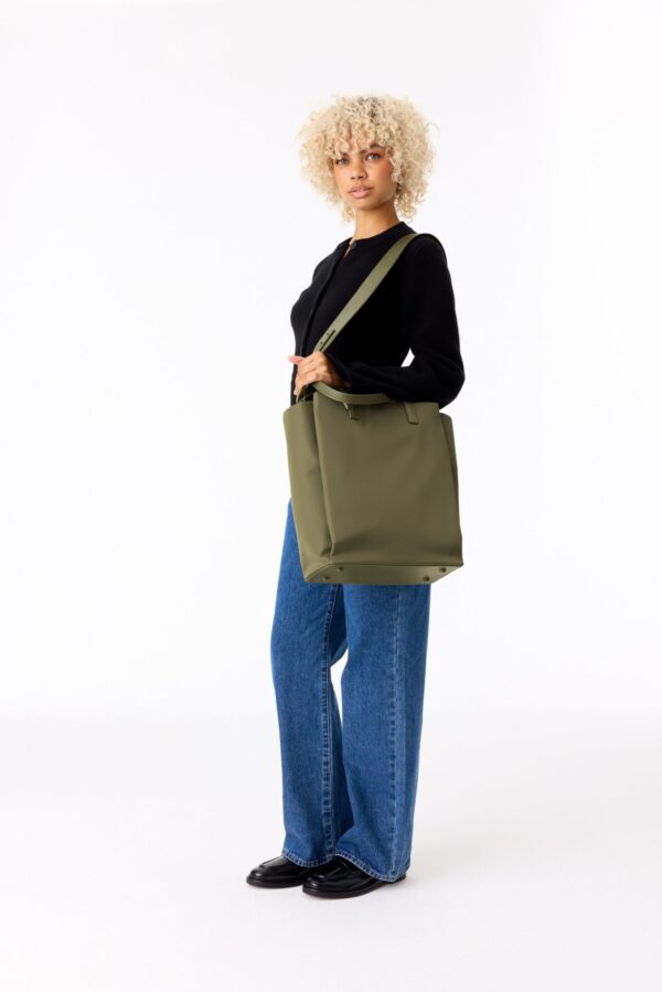 Resale The Commuter Tote in Olive - Image 5