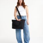 Resale The BÉISics Tote in Black