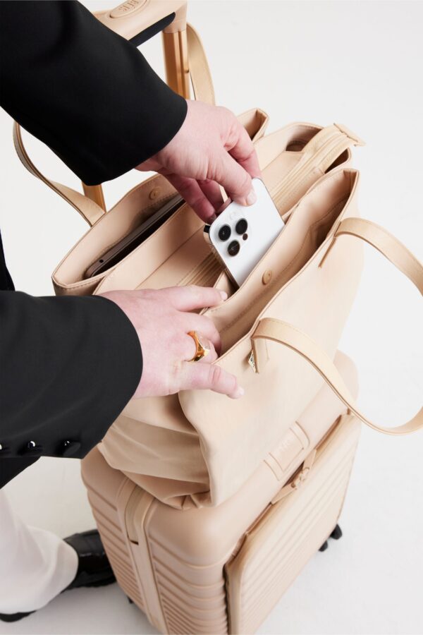 Resale The Commuter Tote in Beige - Image 7