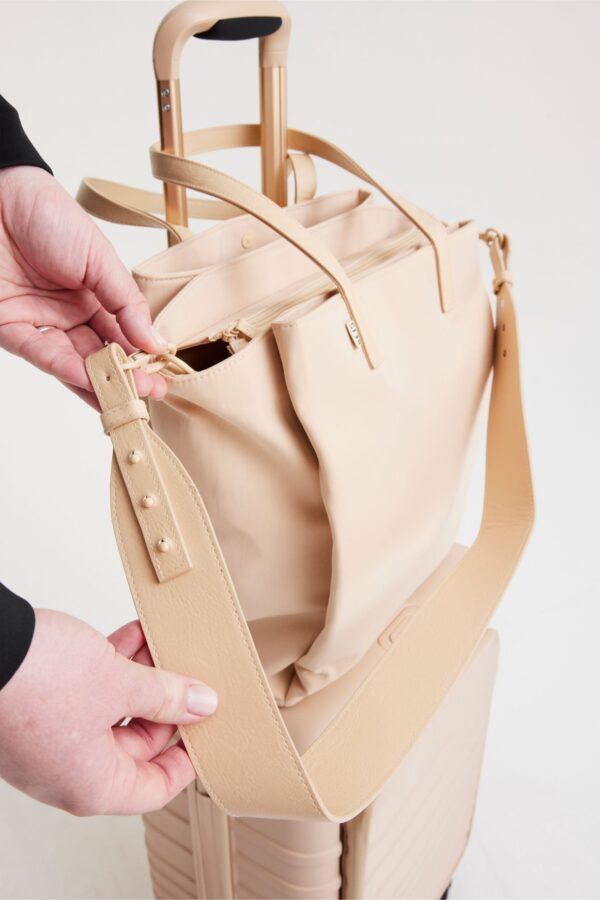 Resale The Commuter Tote in Beige - Image 12