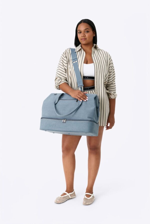 Gap x BÉIS The Weekender in Denim Blue - Image 6